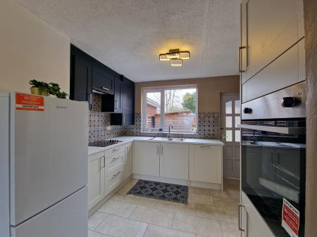 3 bedroom Semi-detached house to let in School Road, Tettenhall Wood, Wolverhampton, WV6