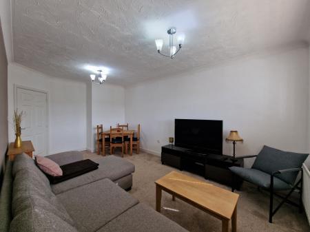 2 bedroom Apartment to let in The Holloway, Wolverhampton, WV6