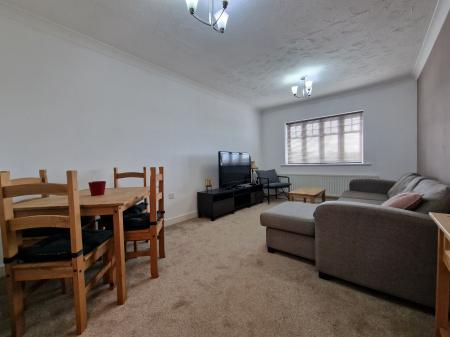 2 bedroom Apartment to let in The Holloway, Wolverhampton, WV6