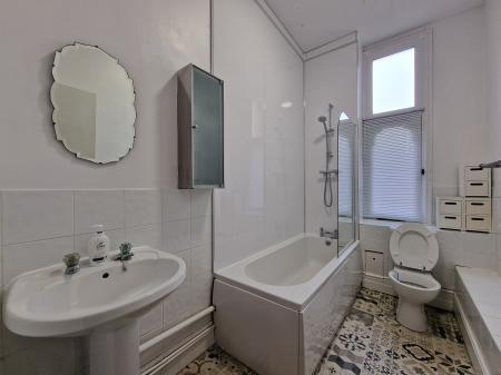 1 bedroom Flat to let in Park Dale East, Wolverhampton, WV1