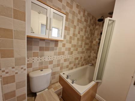 2 bedroom Apartment to let in Bilbrook Court, Bilbrook Road, Bilbrook, WV8