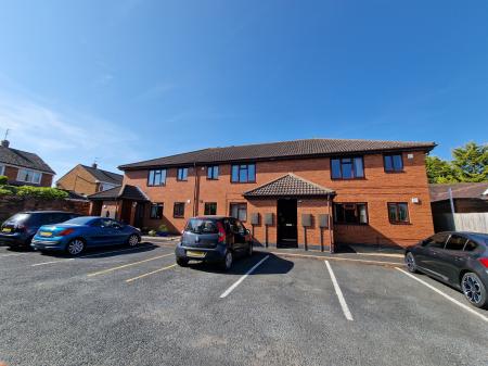 2 bedroom Apartment to let in Bilbrook Court, Bilbrook Road, Bilbrook, WV8