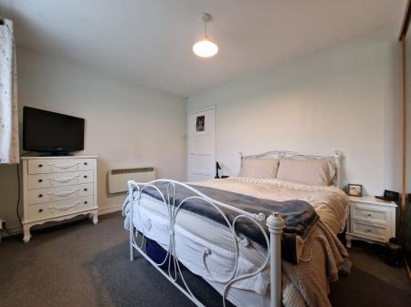 2 bedroom Flat for sale in Warstones Gardens, Wolverhampton, WV4