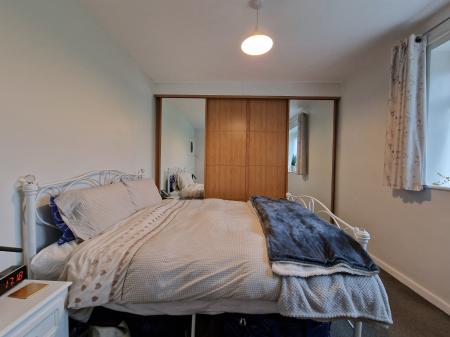 2 bedroom Flat for sale in Warstones Gardens, Wolverhampton, WV4