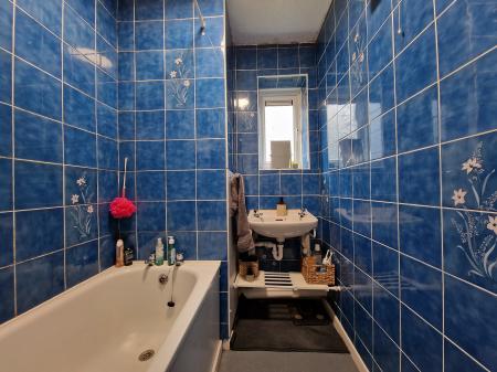 2 bedroom Flat for sale in Warstones Gardens, Wolverhampton, WV4