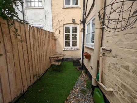 2 bedroom End of terrace house to let in Limes Road, Tettenhall, WV6