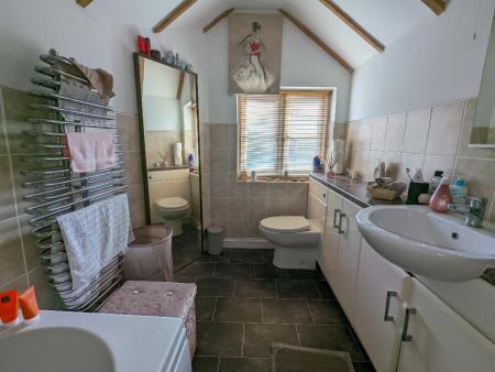 2 bedroom End of terrace house to let in Limes Road, Tettenhall, WV6