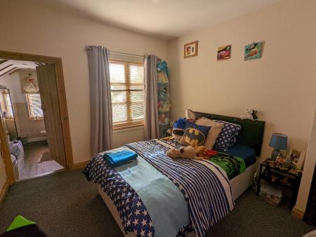 2 bedroom End of terrace house to let in Limes Road, Tettenhall, WV6