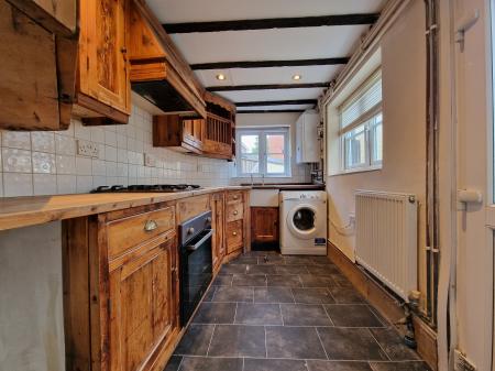2 bedroom End of terrace house to let in Limes Road, Tettenhall, WV6