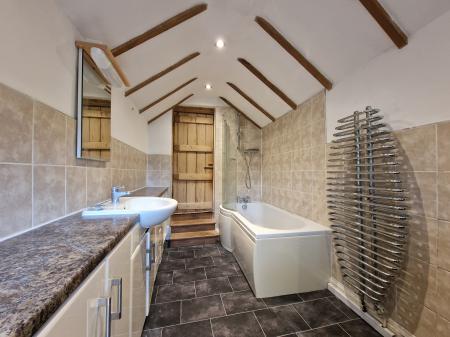 2 bedroom End of terrace house to let in Limes Road, Tettenhall, WV6