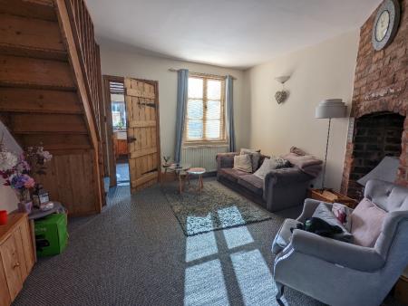 2 bedroom End of terrace house to let in Limes Road, Tettenhall, WV6