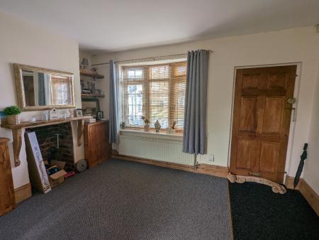 2 bedroom End of terrace house to let in Limes Road, Tettenhall, WV6