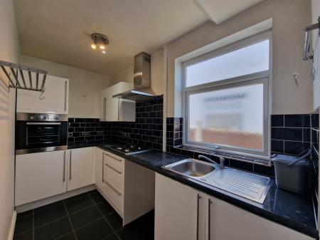 3 bedroom Semi-detached house to let in The Crescent, Tettenhall Wood, Wolverhampton, WV6