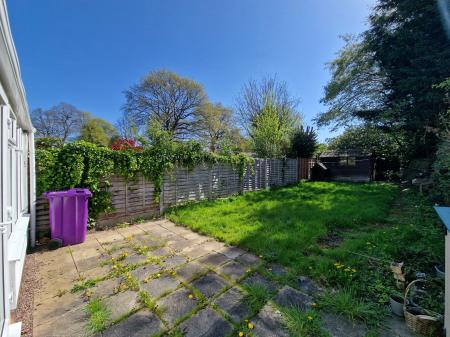 3 bedroom Semi-detached house to let in The Crescent, Tettenhall Wood, Wolverhampton, WV6