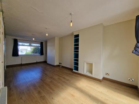 3 bedroom Semi-detached house to let in The Crescent, Tettenhall Wood, Wolverhampton, WV6