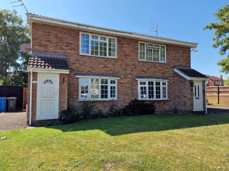 1 bedroom Ground floor flat to let in Wells Close, Perton, WV6
