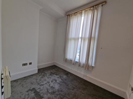 3 bedroom Apartment to let in Royal Court Apartments, 66 Lichfield Roa, Sutton Coldfield, B74