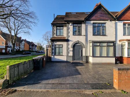 5 bedroom Semi-detached house for sale in Park Road East, Wolverhampton, WV1