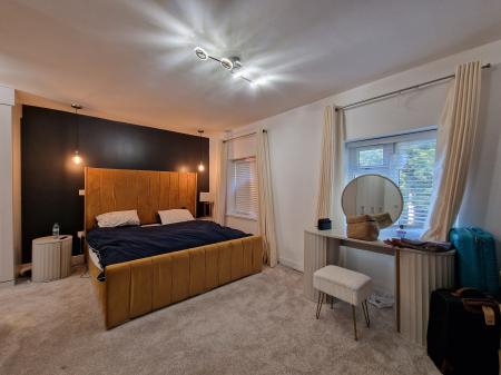 5 bedroom Semi-detached house for sale in Park Road East, Wolverhampton, WV1