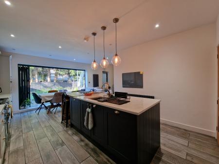 5 bedroom Semi-detached house for sale in Park Road East, Wolverhampton, WV1