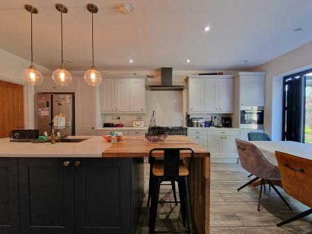 5 bedroom Semi-detached house for sale in Park Road East, Wolverhampton, WV1