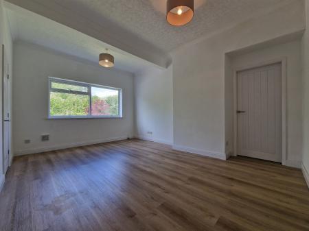 1 bedroom Flat to let in Copthorne Road, Penn Fields, Wolverhampton, WV3