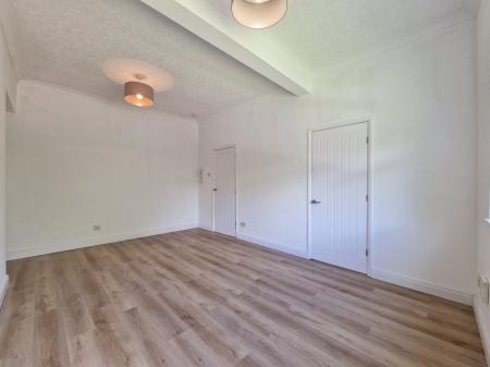1 bedroom Flat to let in Copthorne Road, Penn Fields, Wolverhampton, WV3