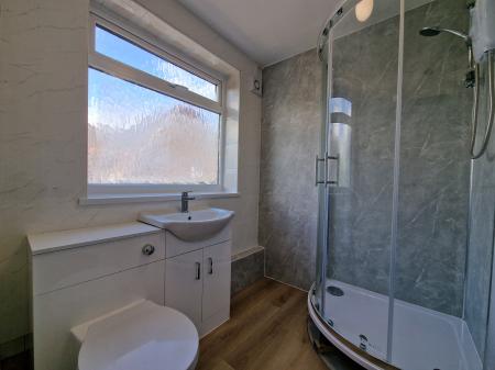 1 bedroom Flat to let in Copthorne Road, Penn Fields, Wolverhampton, WV3