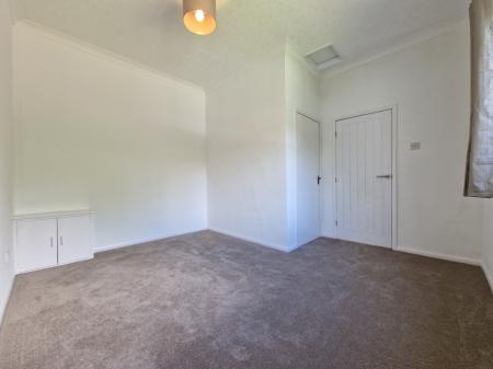 1 bedroom Flat to let in Copthorne Road, Penn Fields, Wolverhampton, WV3