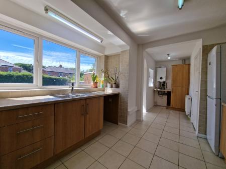 3 bedroom Semi-detached house to let in Davenport Road, Tettenhall, WV6