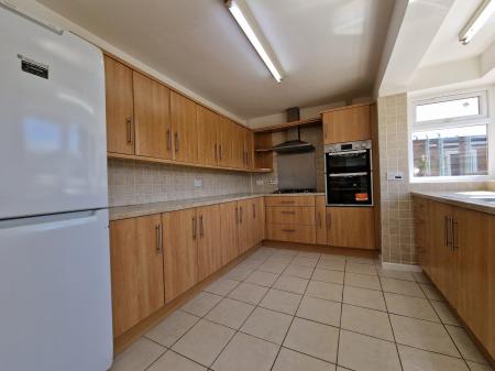 3 bedroom Semi-detached house to let in Davenport Road, Tettenhall, WV6