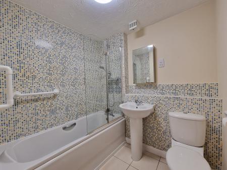 1 bedroom Flat to let in Bewick Court, The Holloway, Wolverhampton, WV6