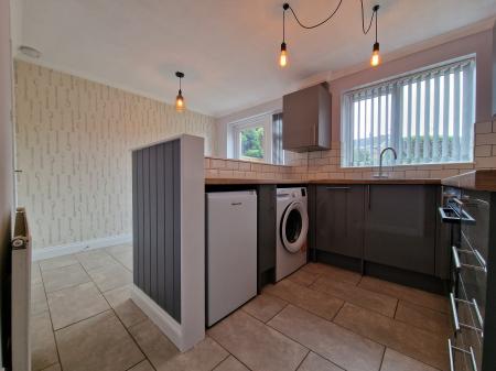 2 bedroom Semi-detached house to let in Paxton Avenue, Perton, WV6