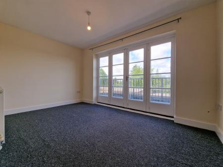 1 bedroom Flat to let in 124P Merridale House, Compton Road, Wolverhampton, WV3