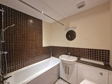 1 bedroom Flat to let in 124P Merridale House, Compton Road, Wolverhampton, WV3