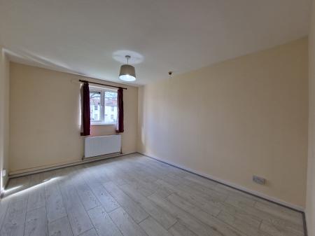 1 bedroom Flat to let in Hunter Street, Wolverhampton, WV6