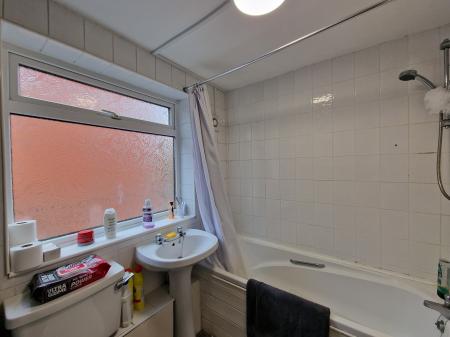 1 bedroom Flat to let in Copthorne Road, Penn Fields, Wolverhampton, WV3