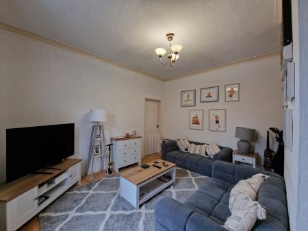 1 bedroom Flat to let in Copthorne Road, Penn Fields, Wolverhampton, WV3
