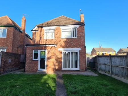 3 bedroom Detached house to let in Kendal Rise, Claregate, Wolverhampton, WV6