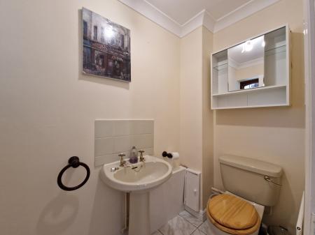 5 bedroom Detached house to let in Stockbridge Close, Wightwick, Wolverhampton, WV6