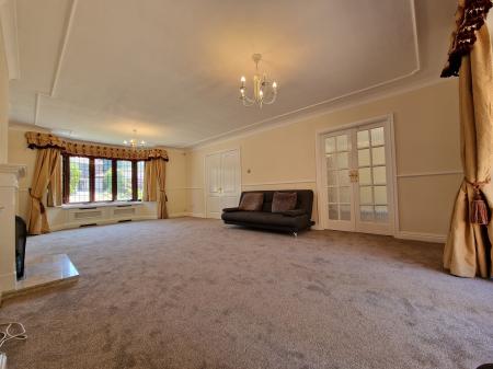 5 bedroom Detached house to let in Stockbridge Close, Wightwick, Wolverhampton, WV6