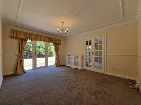 5 bedroom Detached house to let in Stockbridge Close, Wightwick, Wolverhampton, WV6
