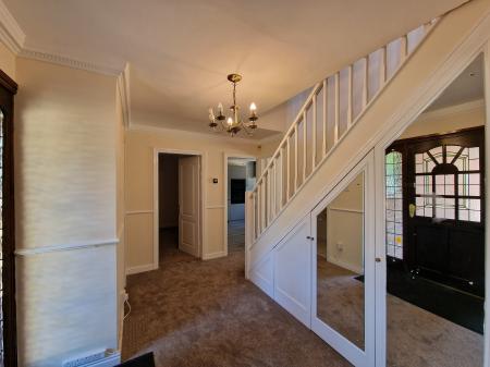 4 bedroom Detached house to let in Stockbridge Close, Wightwick, Wolverhampton, WV6
