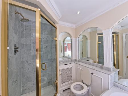 4 bedroom Detached house to let in Stockbridge Close, Wightwick, Wolverhampton, WV6