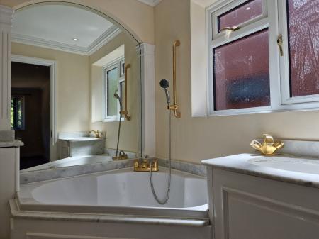 4 bedroom Detached house to let in Stockbridge Close, Wightwick, Wolverhampton, WV6