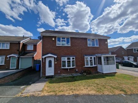 2 bedroom Semi-detached house to let in Huddlestone Close, Featherstone, WV10