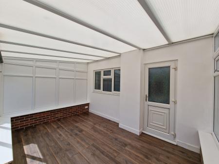 2 bedroom Semi-detached house to let in Huddlestone Close, Featherstone, WV10
