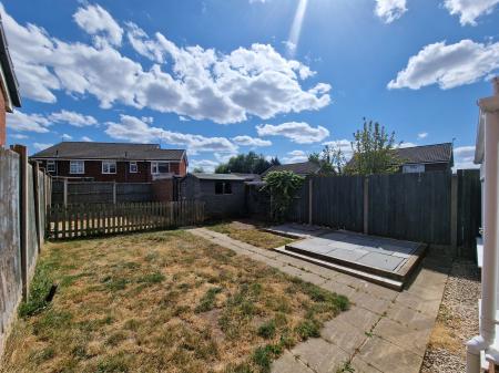 2 bedroom Semi-detached house to let in Huddlestone Close, Featherstone, WV10