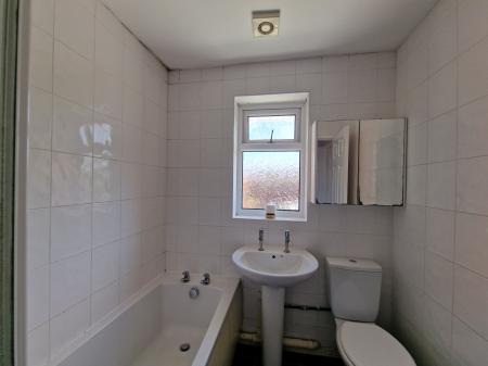 2 bedroom Semi-detached house to let in Huddlestone Close, Featherstone, WV10