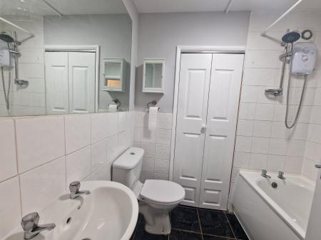1 bedroom Flat to let in The Cedars, Tettenhall Road, Wolverhampton, WV6